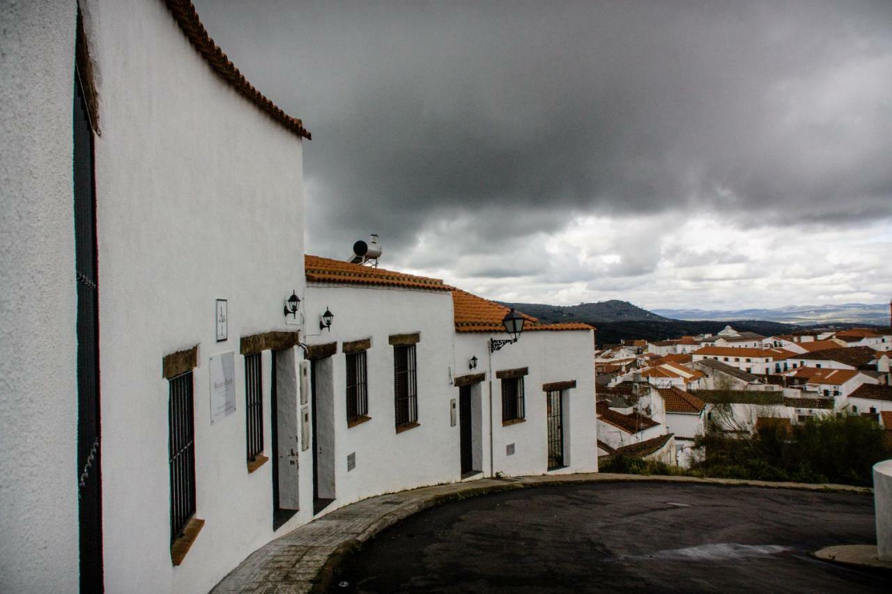 Гостевой дом Mirador De Fuentes Фуэнтес-де-Леон Экстерьер фото